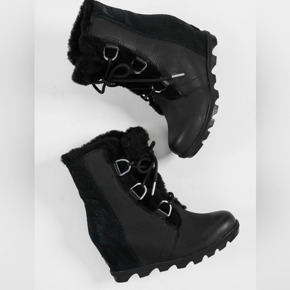 NWOT Sorel Joan Of Arctic Wedge II Shearling Lux - Size 10